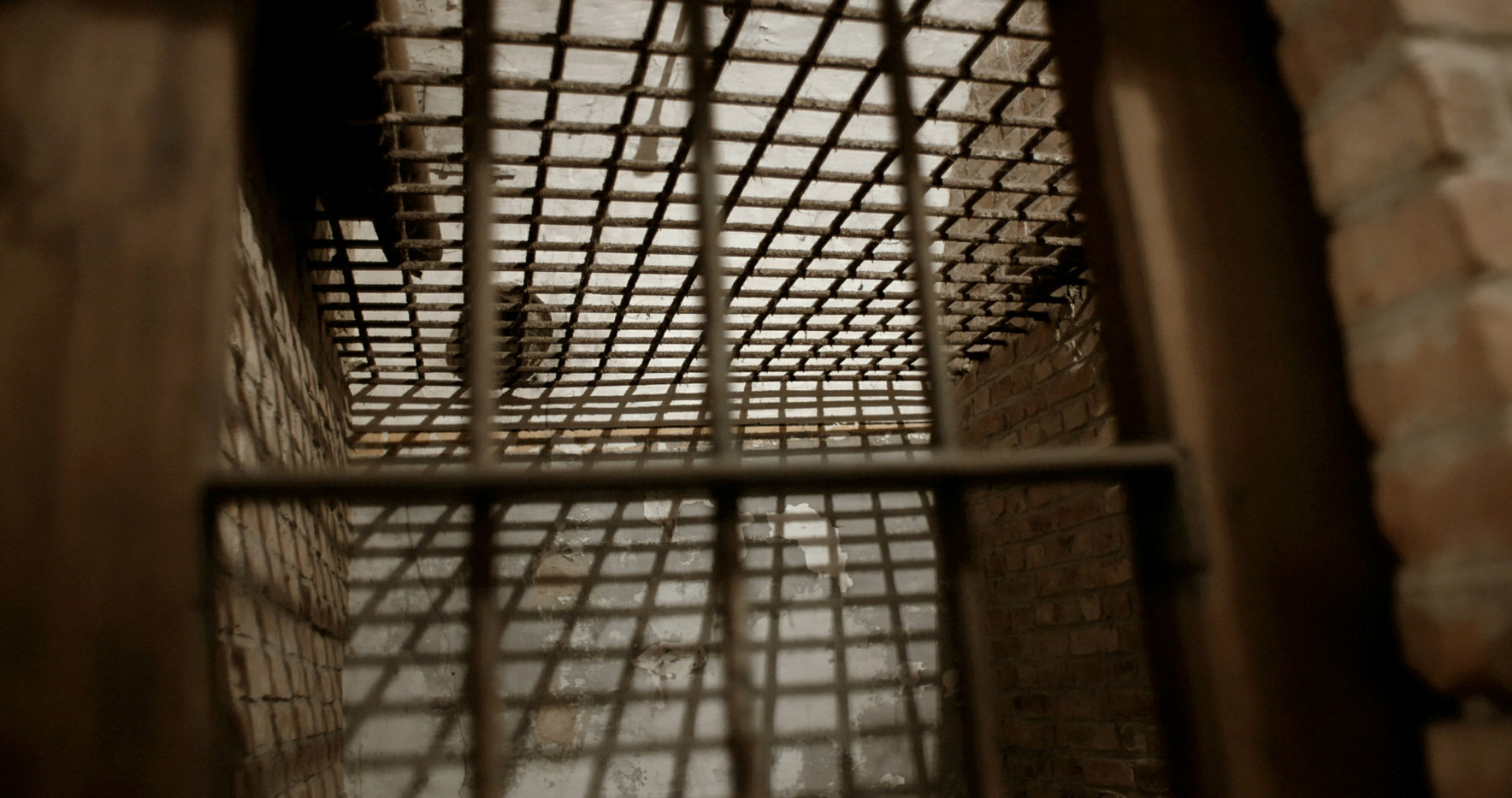 Einblick in eine Zelle in der ehemaligen Festung Breendonk in Belgien. Copyright: ZDF/Dieter Reifarth