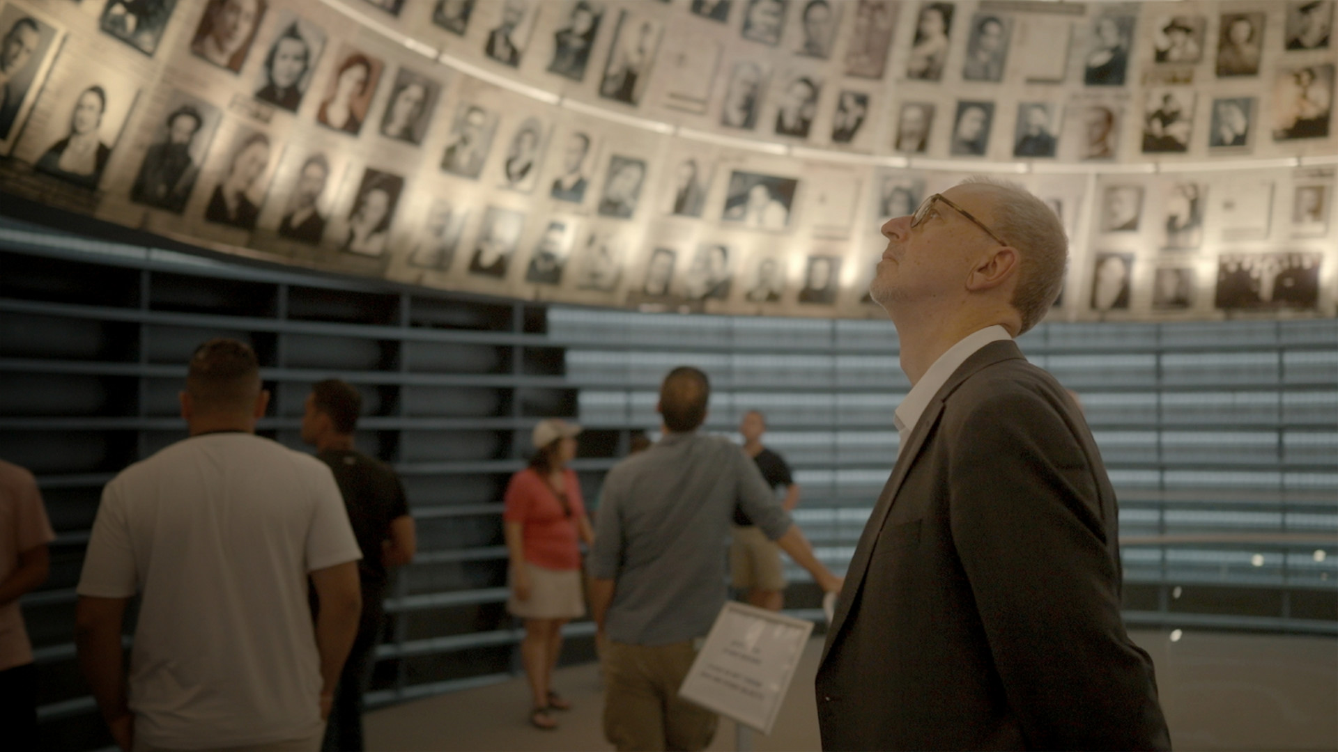 Provenienzforscher Dr. Matthias Weniger zu Besuch in der Holocaust Gedenkstätte Yad Vashem © ZDF/Yair Zimmermann/argon film