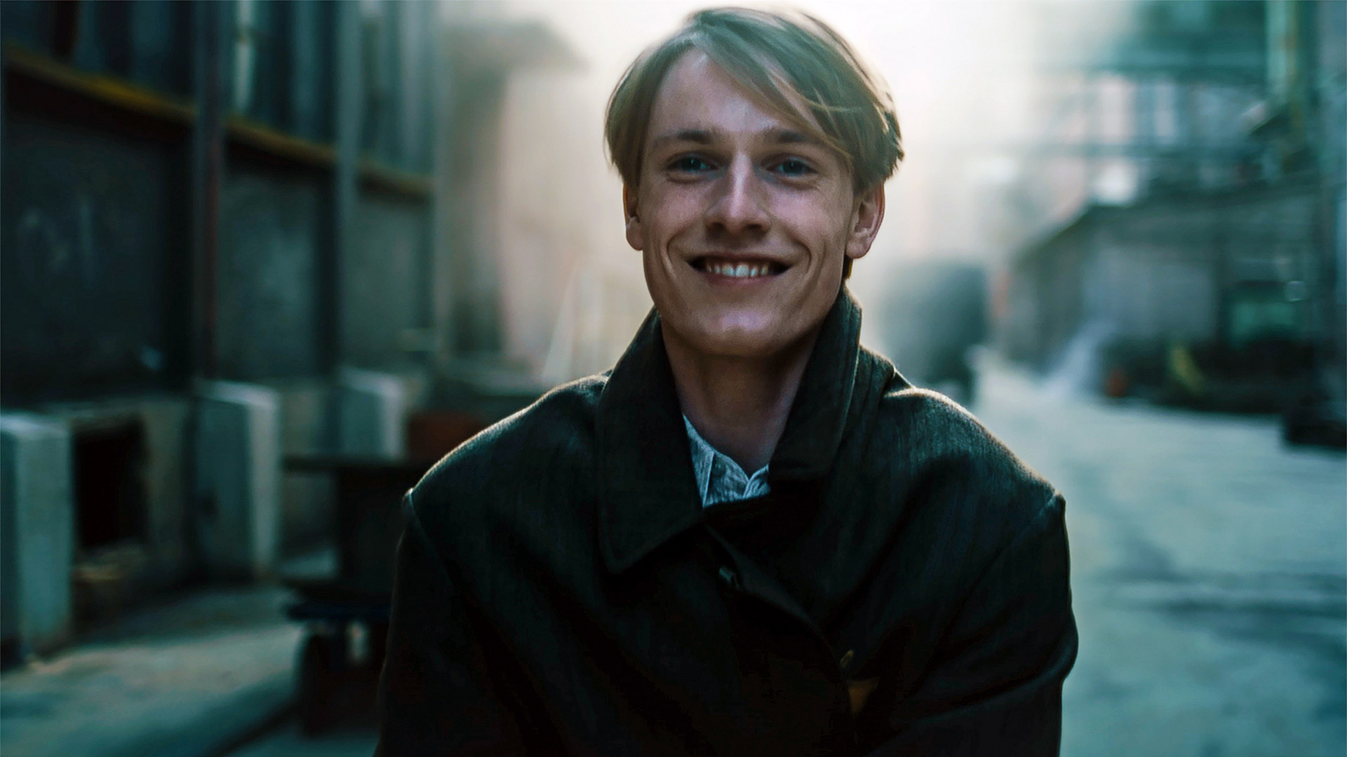 Cioma Schönhaus (Louis Hofmann) lässt sich weder seine Lebensfreude nehmen noch von irgendjemanden einschüchtern - schon gar nicht von den Nazis © ZDF und Christian Stangassinger