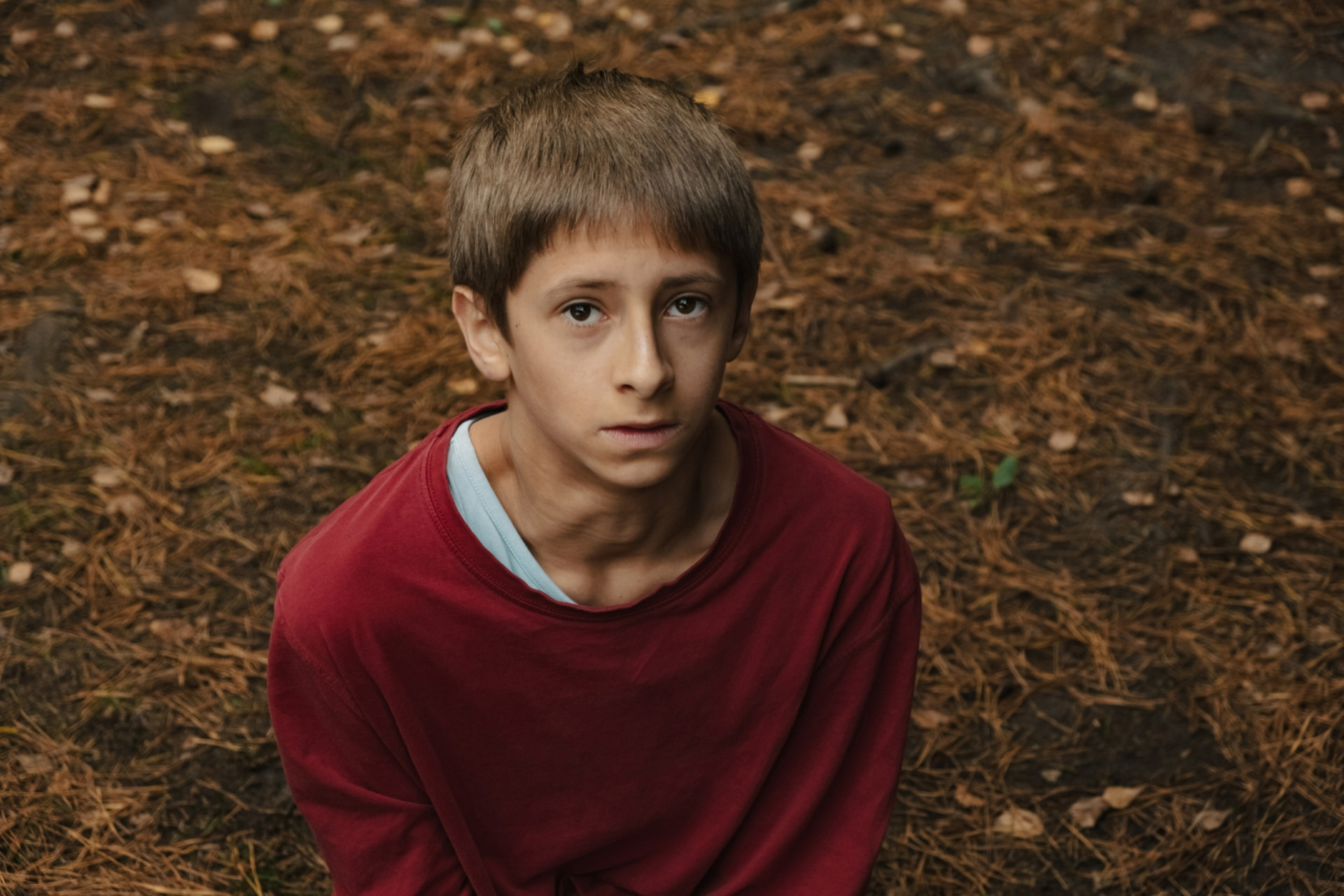 Im Kurzfilm "Kruste" muss sich der 12-jährige Fabi (Philip Kapell) als vollwertiges Familienmitglied beweisen, in dem er seine erste Narbe bekommt. Copyright: ZDF/Hendrik Bema