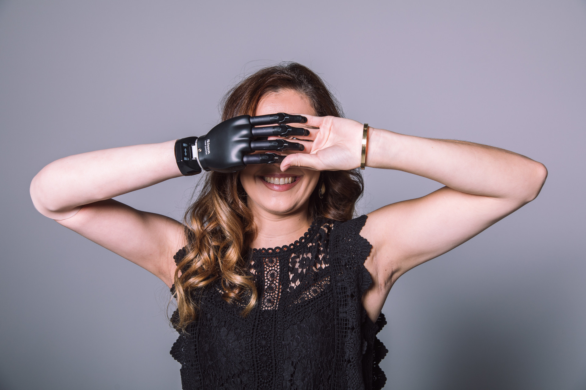 Das Model Natalie Nußbaum hat eine Armprothese und wird von großen Marken gebucht © ZDF/Daniel Kondratiuk