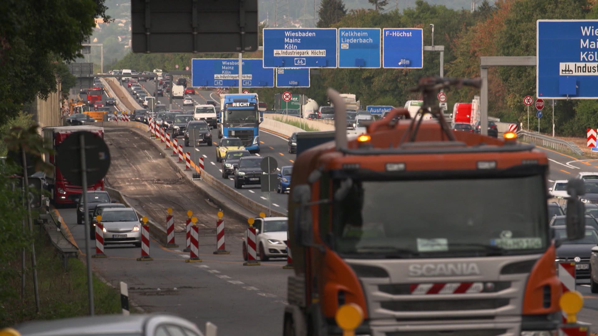 Alltäglicher Baustellenstau im Rhein-Main-Gebiet (c) ZDF und SWR 