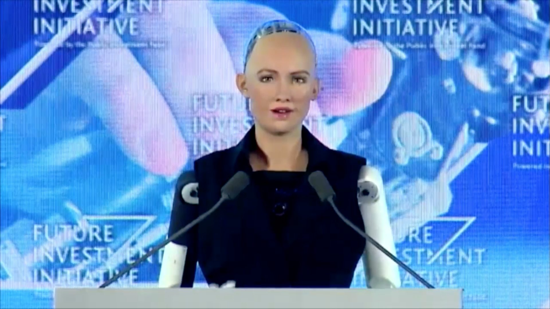 Ein Roboter am Rednerpult ist vielleicht schon bald keine Seltenheit © ZDF/Martin Mischi/Vincent Lepreux