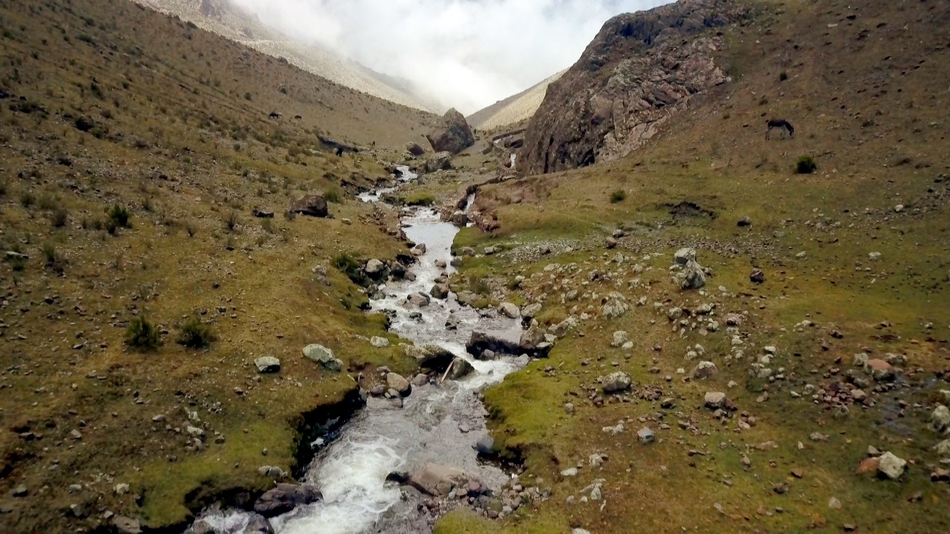 In Peru wird das Wasser-Wissen der Vor-Inkakulturen erforscht. Können die prähistorischen Methoden zum gezielten Versickern des Regenwassers der Millionenstadt Lima helfen? © ZDF/Aquafondo