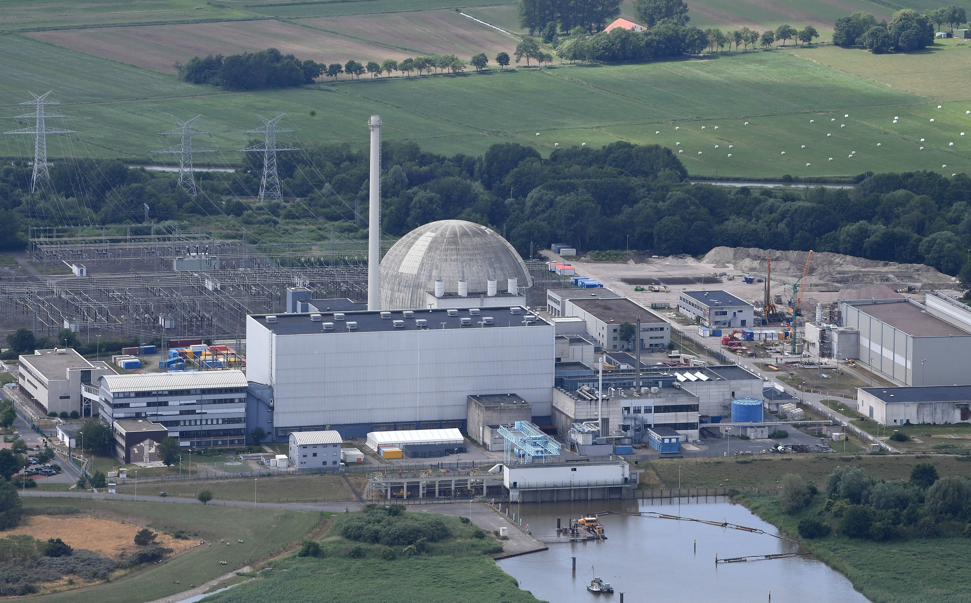 Beim seit 2018 laufenden Rückbau des Kernkraftwerkes ist weiter unklar, wohin der Bauschutt gebracht werden kann / Foto: ZDF und dpa/Carmen Jaspersen. Nutzungsrecht: 10.04.2022 - 03.07.2022