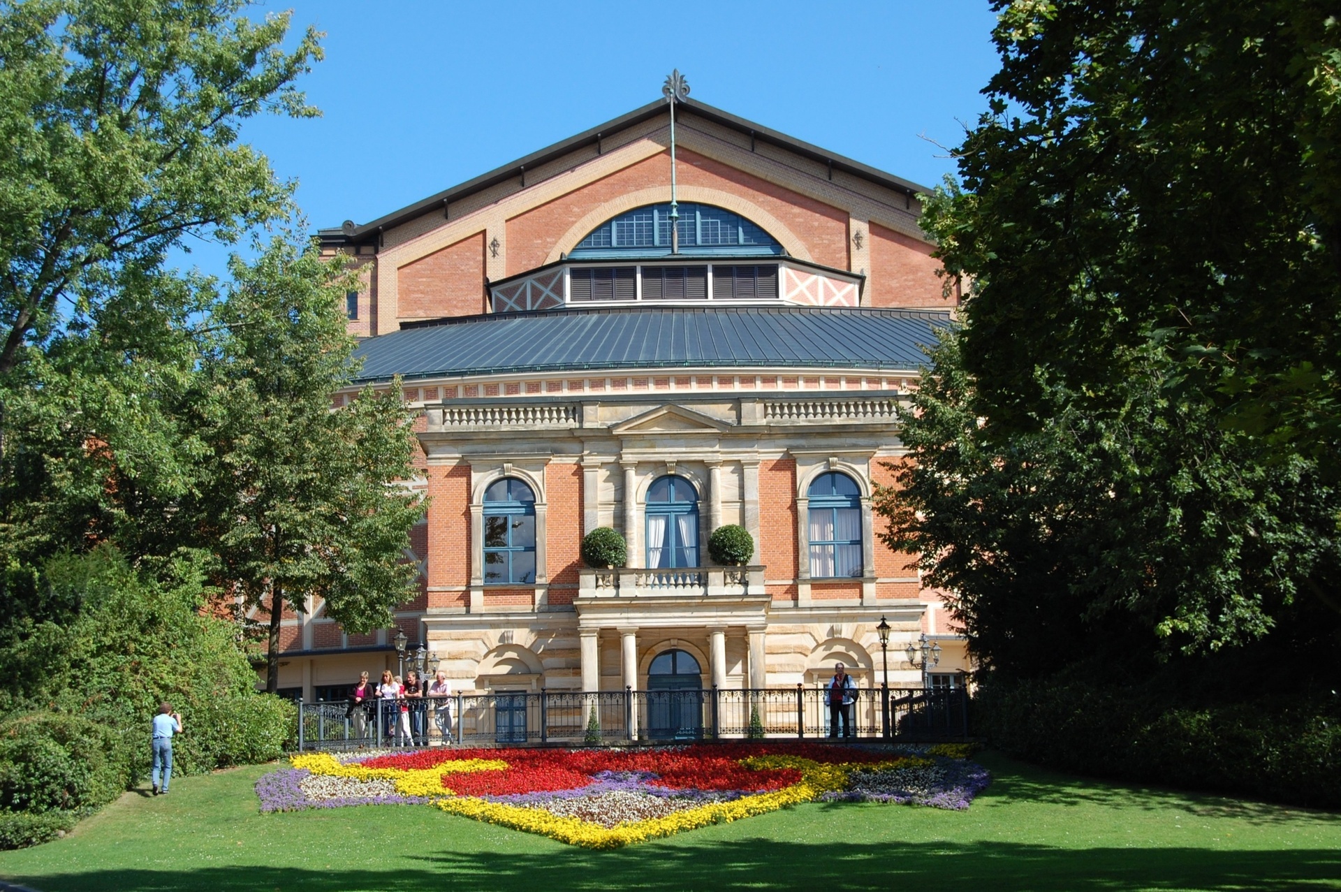 Das Bayreuther Festspielhaus © ZDF/BR, Stadt Bayreuth