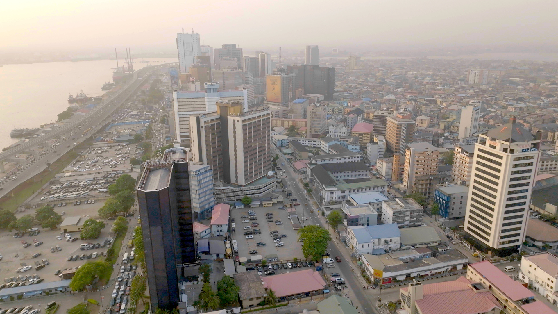 Lagos ist zwar nicht die Hauptstadt Nigerias, mit ihren 16 Millionen Einwohnern aber die zweitgrößte Stadt Afrikas © ZDF und Sven Kiesche