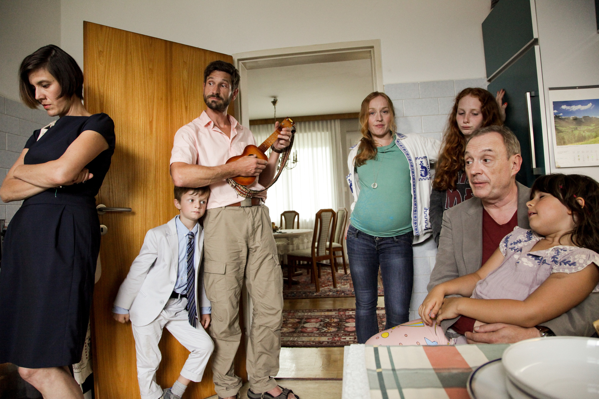 "Die Notlüge": Pia Hierzegger (Patrizia), Jeremy Miliker (Luki), Andreas Kiendl (Wolfi), Brigitte Hobmeier (Helga), Tamara Hollosy (Kathi), Josef Hader (Hubert), Jeremy Miliker (Luki)
© ZDF/ORF/Epo Film/Stefan Haring