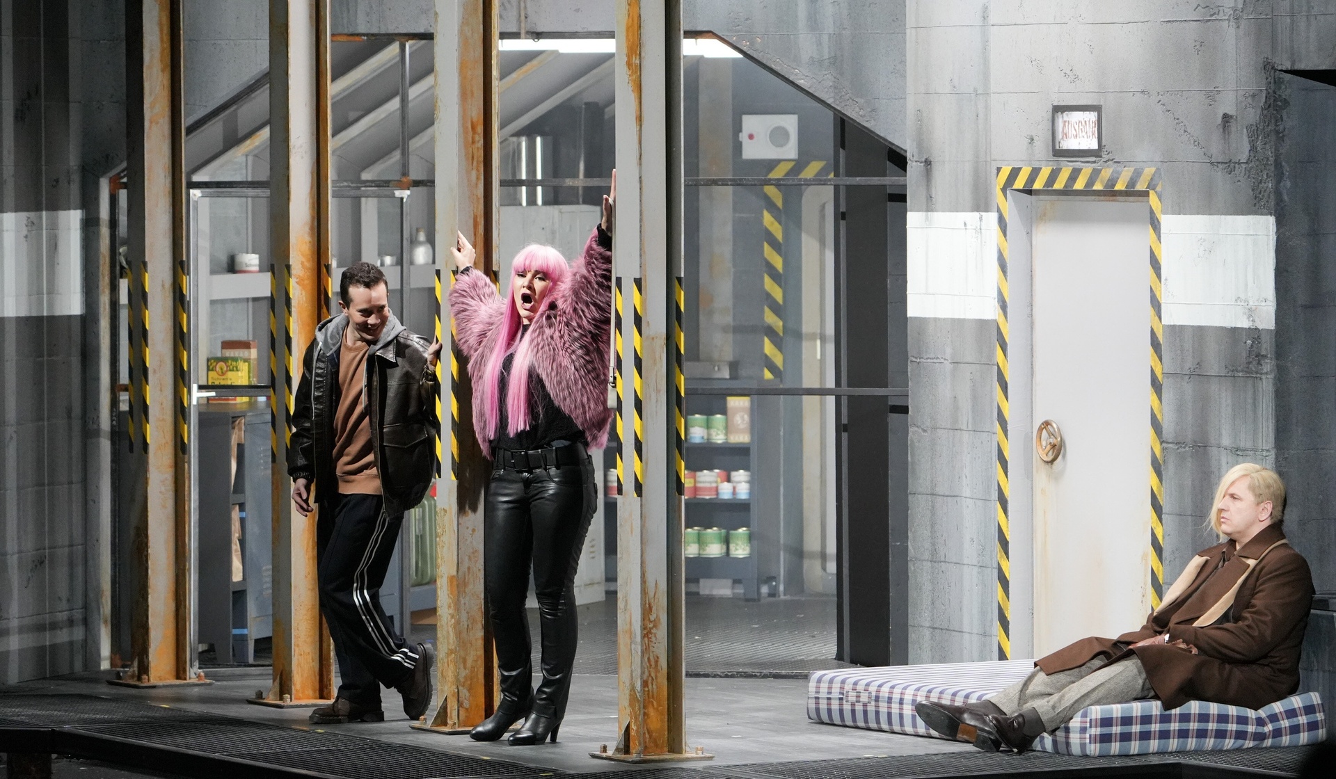 (v.li.): Jake Ingbar (Nireno), Olga Kulchynska (Cleopatra), Yuriy Mynenko (Tolomeo) © ZDF und ORF, Roman Zach-Kiesling