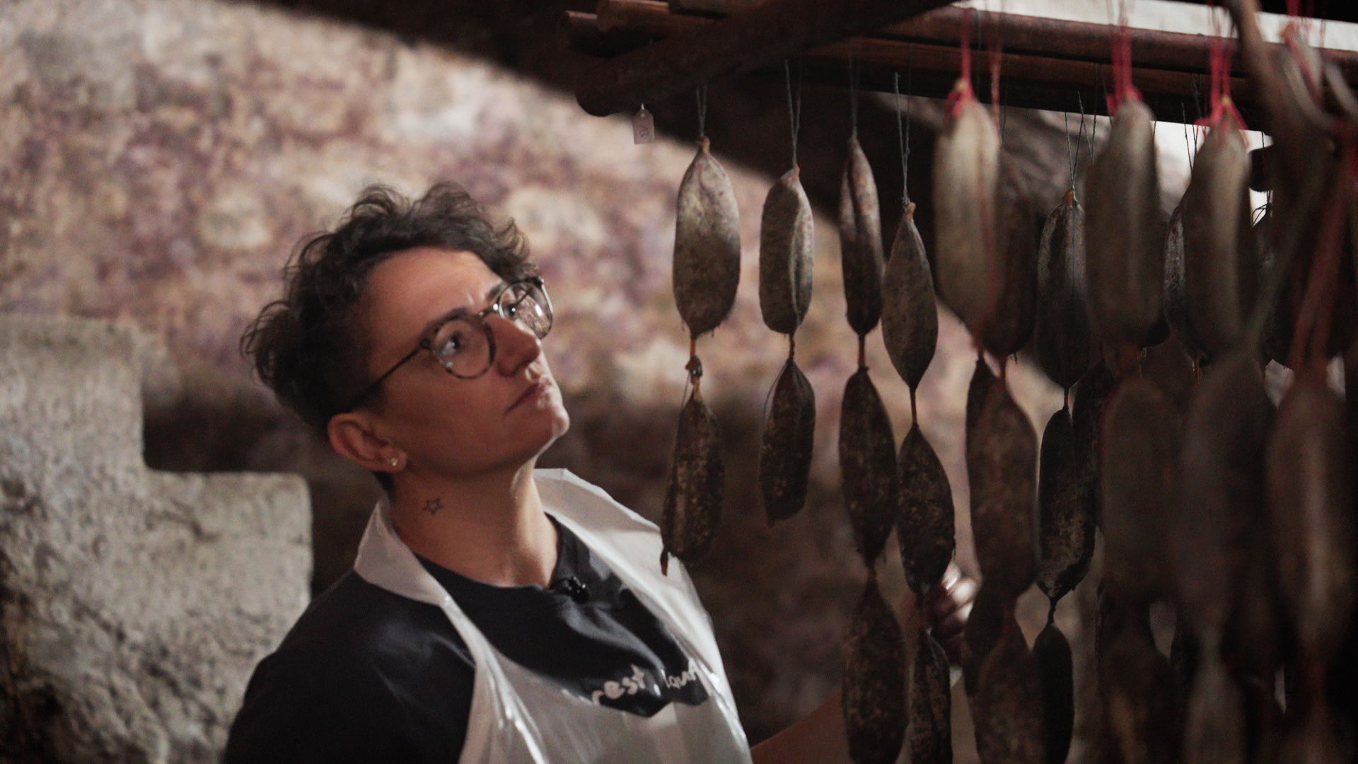 Metzermeisterin Tanya Giovanoli hat ihr Handwerk von ihrem Vater in die Wiege gelegt bekommen © Honorarfrei - nur für diese Sendung inkl. SocialMedia bei Nennung ZDF und SRF, 3sat, B&B endemol shine Metzermeisterin Tanya Giovanoli hat ihr Handwerk von ihrem Vater in die Wiege gelegt bekommen © Honorarfrei - nur für diese Sendung inkl. SocialMedia bei Nennung ZDF und SRF, 3sat, B&B endemol shine