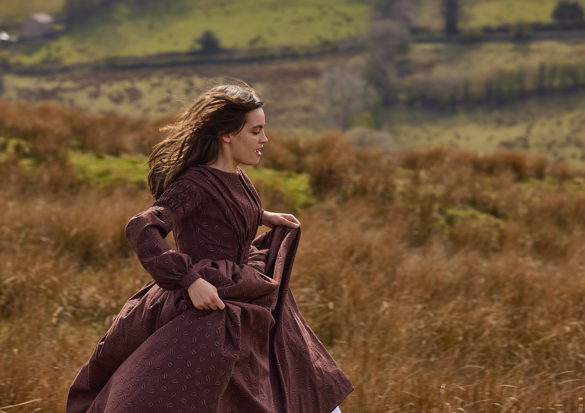 Emily (Emma Mackey). / © ZDF und BR/2022 Wild Bunch Germany/Michael Wharley. Emily (Emma Mackey). / © ZDF und BR/2022 Wild Bunch Germany/Michael Wharley.
