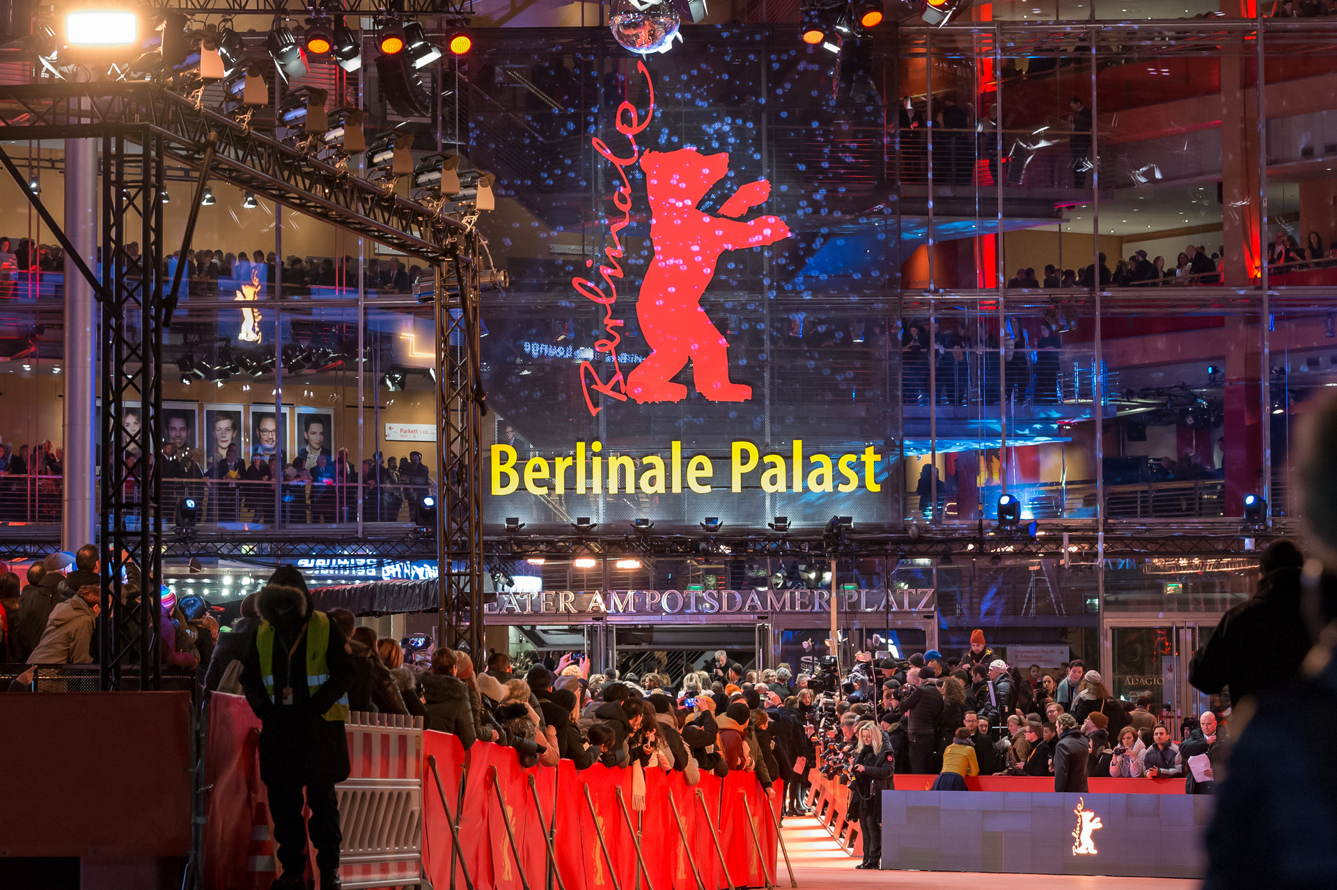 Im Berlinale Palast am Potsdamer Platz werden die Internationalen Festspiele Berlin eröffnet. © ZDF und Svea Pietschmann